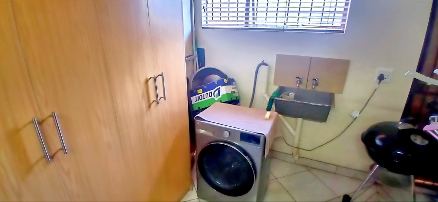 1 Bedroom Property for Sale in Langenhovenpark Free State